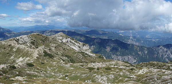 Výhled nad Seletta del Groviglio (2 077 m)