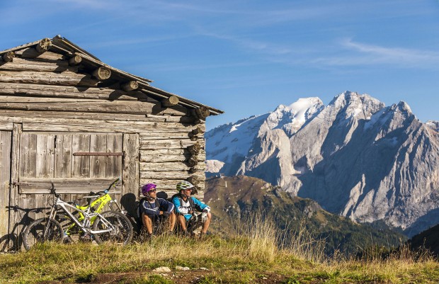  Val di Fassa - Ciclisti in Mountain bike presso il Sassolungo, foto  Ronny Kiaulehn