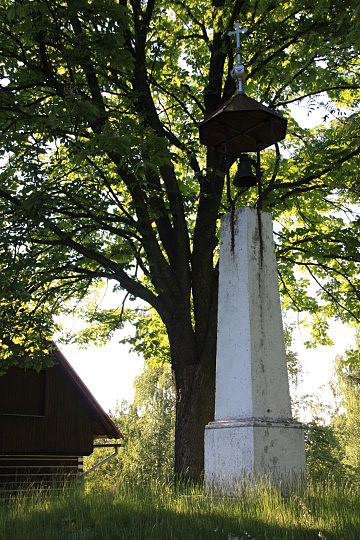 Zvonička v osadě Závrchy