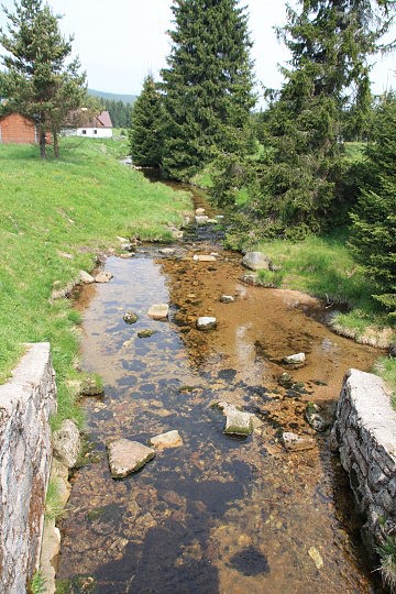 Potok u chaty Orle
