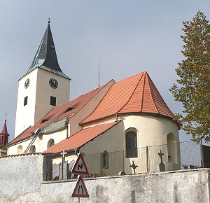 Budětice, románský kostel sv. Petra a Pavla