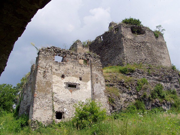 Jádro hradu Čabraď