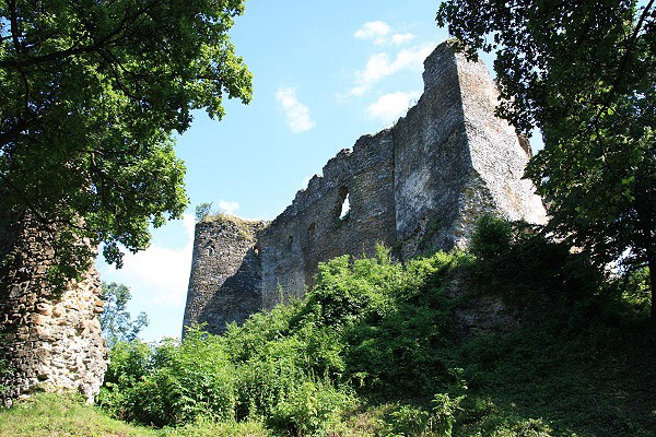 Jádro horního hradu je docela zachovalé