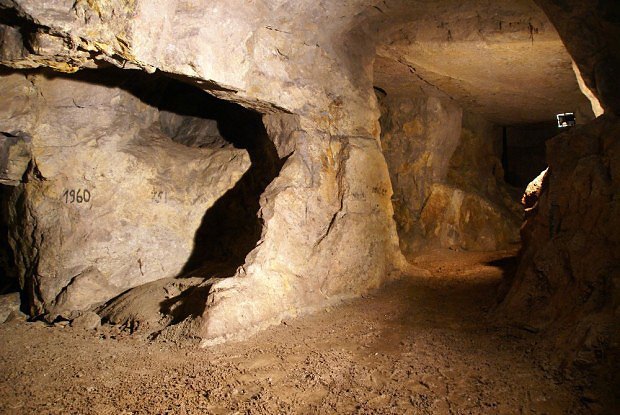 Prostorné podzemí poblíž státní hranice Cínovec - Zinnwald