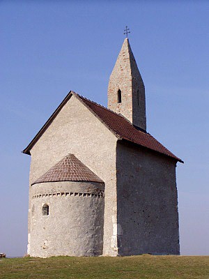 Dražovce, románský kostel sv. Michala