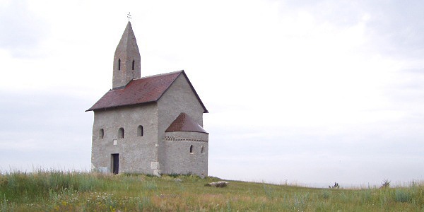 Dražovce, románský kostel sv. Michala