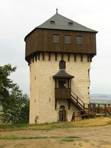 Karlovarská věž upravená na rozhlednu