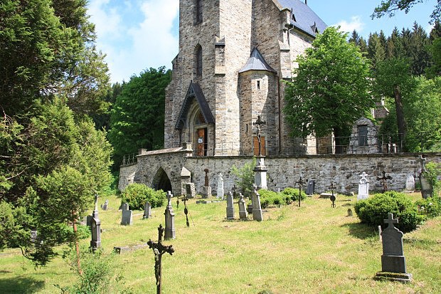 Horní Údolí, kostel a kostelní hřbitov