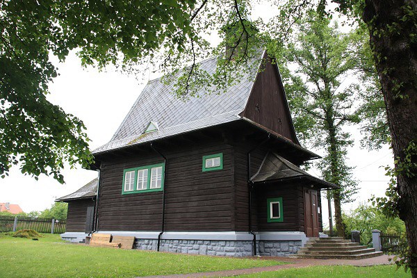 Hrčava, dřevěný kostel