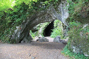 Vstupní portál Jeskyně Šipka