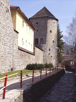 Městské hradby v městě Kremnica