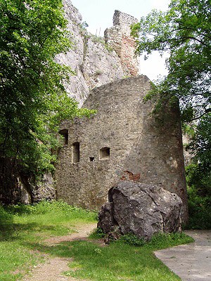 Vstup do hradu Lednica