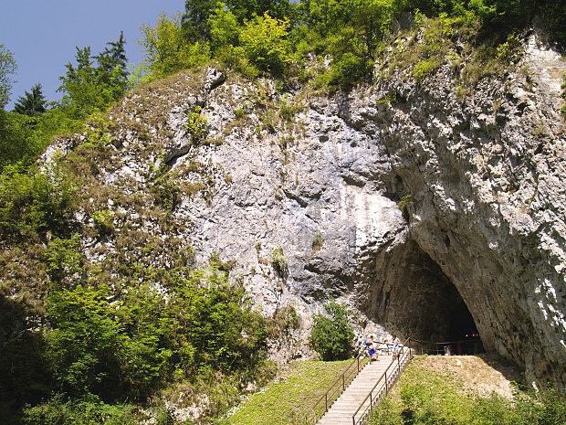Vchod Kateřinské jeskyně