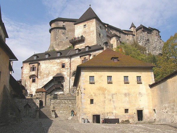 Horní hrad a horní nádvoří