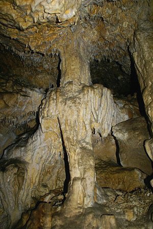 Plavecká jeskyně - stalagnát zvaný Anděl