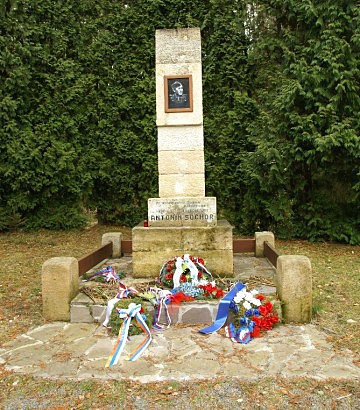Pomník Antonína Sochora v místě jeho tragické smrti roku 1950