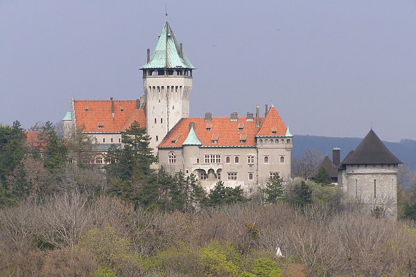 Smolenický zámek (hrad) s vyhlídkovou věží