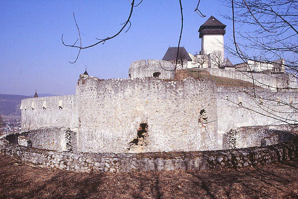 Dělové bašty, Trenčiansky hrad