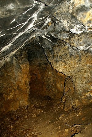 Jazvinská jeskyně - výzdoba stropu v jeskyni