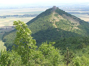 Turniansky hrad stojí na strmém kopci