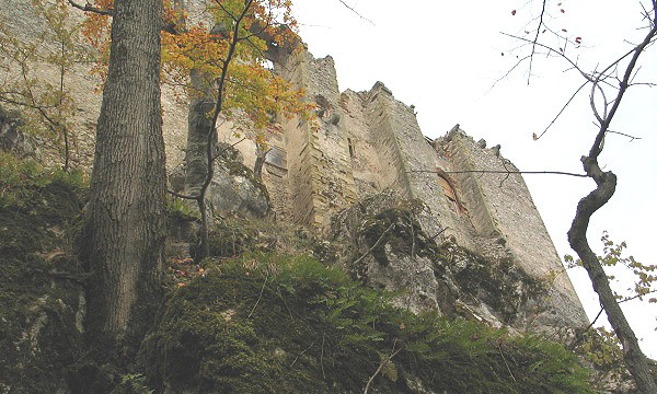 Uhrovec neboli Uhrovský hrad, Strážovské vrchy