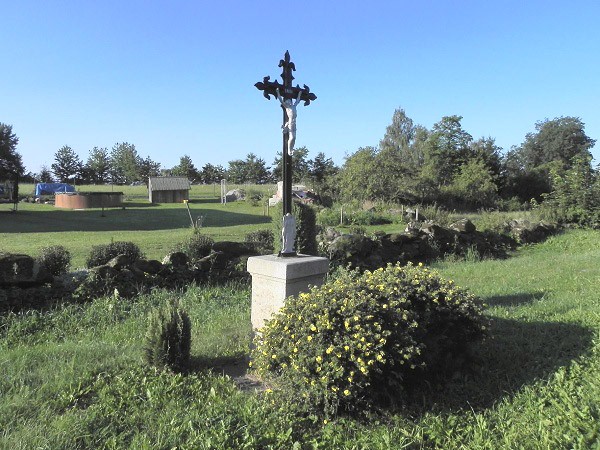 Čečelovice, křížek na okraji obce