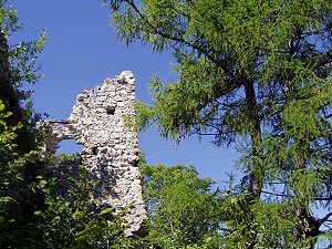 Zbytky zdí hradu Zniev