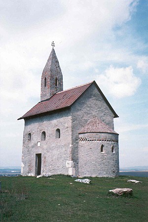 Sv. Michal, románský kostelík