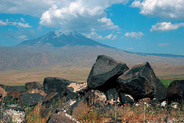 Pověstmi opředený Ararat