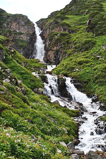 Vodopád, výstup do údolí Takirtor