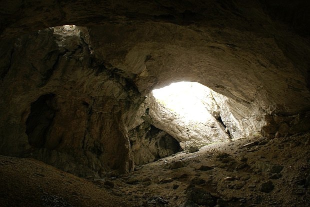 Dennm svtlem nasvcen  prostory jeskyn Grosser Almbergloch