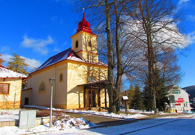 Kostel na Donovalech