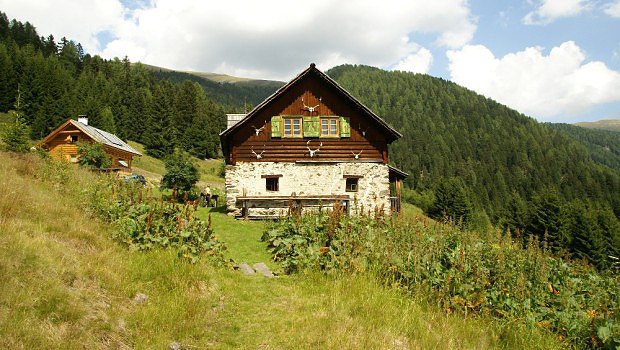 Loveck chata Geisseckhtte (1664 m)