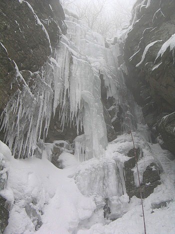 Vyľadnená zimná lezecká cesta Mraziak na Veľkom Griči