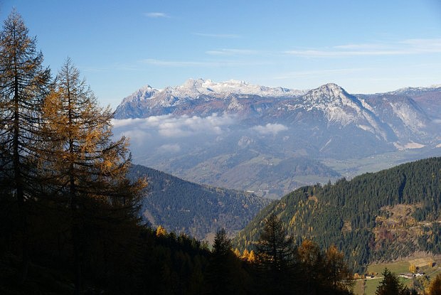 Panorama Dachsteinu (2995 m) z výstupové cesty na Gumpeneck (2226 m)