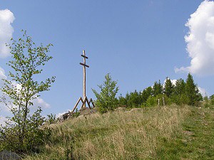 Kříž před rozcestím Tri boky