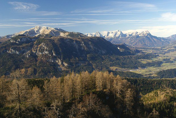 Panorama hory Warscheneck (2388 m) a poho Totes Gebirge z vstupu na Kleiner Pyhrgas (2023 m n. m.)