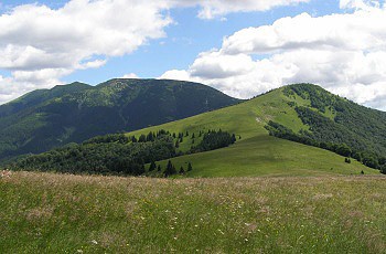 Kozí chrbát a Nízké Tatry vlevo