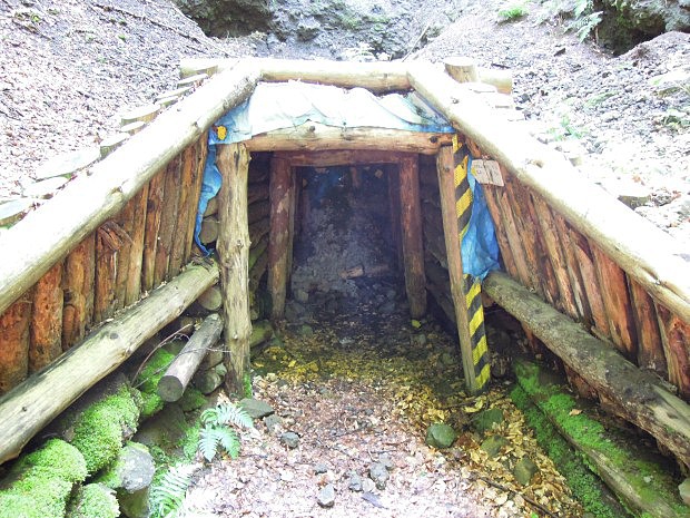 Zavalený tunel v sedle Tunel