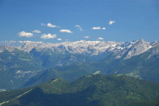 Hochkönig (2941 m) z vrcholu Karkopf (1739 m) (přiblíženo)