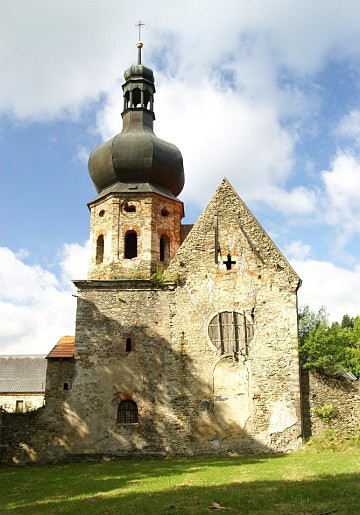 Klášterní kostel Zvěstování Panny Marie  v Pivoni