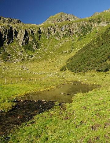 Závěr údolí pod horou Hochstubofen (2 385 m)