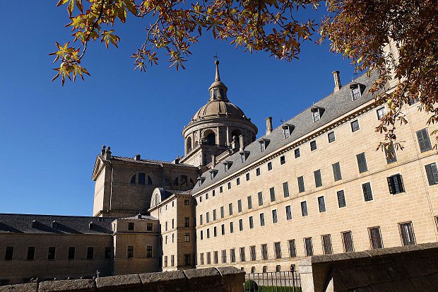 El Escorial, klášter a venkovské sídlo španělských králů