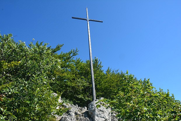 Dřevěný kříž na Zadním Šípu