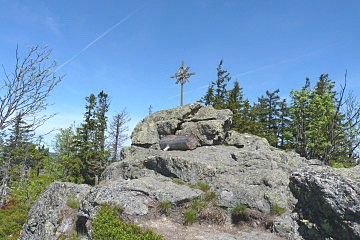 Kříž na vrcholové skále Svarohu