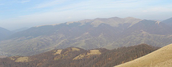 Polonina Piškoňa s vrcholem Něhrovec