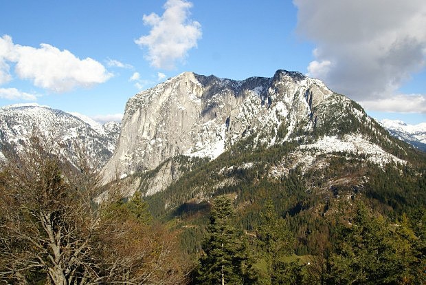 Trisselwand (1754 m) z rozhledny na vrchu Tressenstein (1201 m)