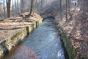 Vodní náhon neboli Weisshuhnův kanál
