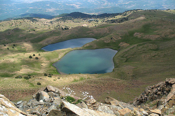 Dvě největší jezera z nejvyššího vrcholu