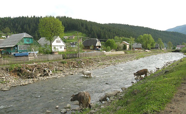 Svérázná vesnice Siněvirská Poljana
